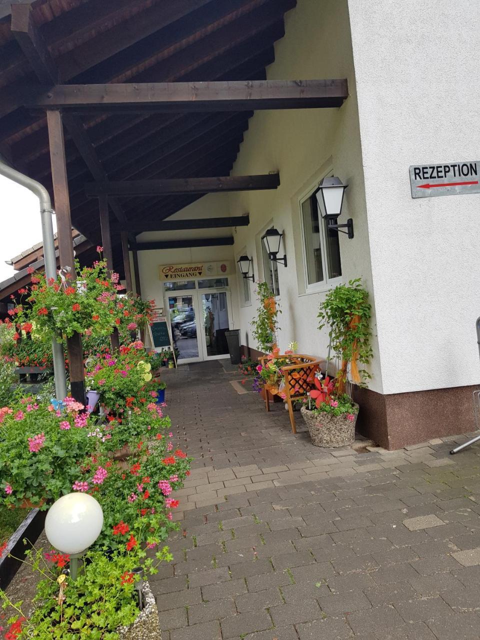 Hotel-Restaurant-Eifeltor Mechernich Exterior photo